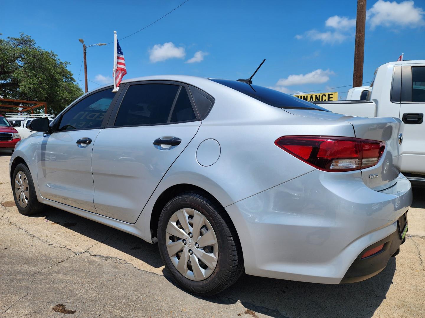 2018 SILVER Kia Rio LX (3KPA24ABXJE) with an 1.6L L4 DOHC 16V engine, 6A transmission, located at 2660 S.Garland Avenue, Garland, TX, 75041, (469) 298-3118, 32.885551, -96.655602 - Welcome to DallasAutos4Less, one of the Premier BUY HERE PAY HERE Dealers in the North Dallas Area. We specialize in financing to people with NO CREDIT or BAD CREDIT. We need proof of income, proof of residence, and a ID. Come buy your new car from us today!! This is a Very clean 2018 KIA RIO LX - Photo#5